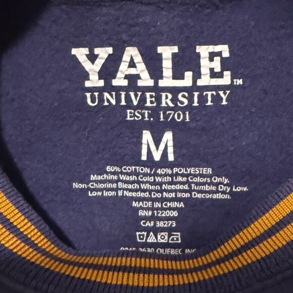 Yale University Crewneck Sweatshirt Navy Blue Collegiate Varsity Pullover M Y2K - Picture 3 of 5